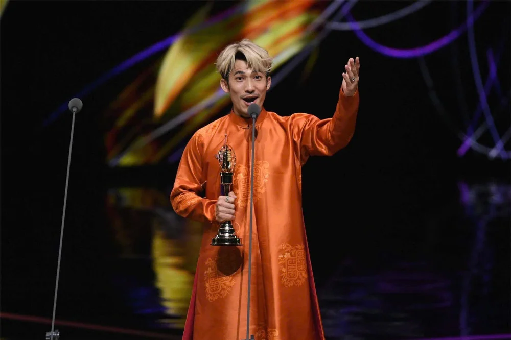 Bẫy Tiền: Liên Bỉnh Phát bùng nổ với phim lừa đảo công nghệ đỉnh cao, hứa hẹn “cú nổ” phòng vé 2025
